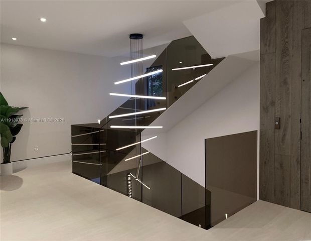 3554 W Glencoe St, Miami, FL 33133