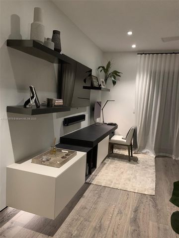 3554 W Glencoe St, Miami, FL 33133