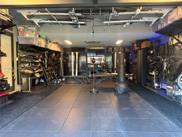 3554 W Glencoe St, Miami, FL 33133