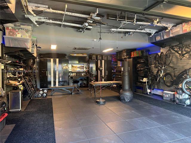 3554 W Glencoe St, Miami, FL 33133