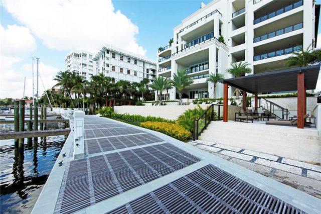 3554 W Glencoe St, Miami, FL 33133