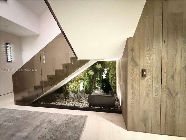 3554 W Glencoe St, Miami, FL 33133