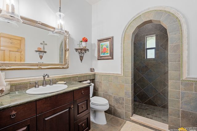 4198 BEAR SPRINGS RD, Pipe Creek, TX 78063