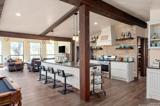 4198 BEAR SPRINGS RD, Pipe Creek, TX 78063