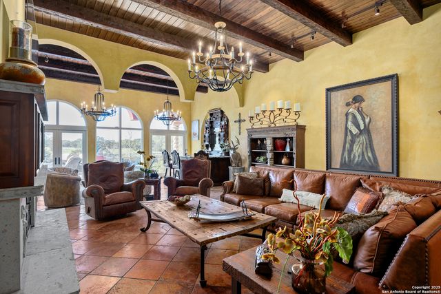 4198 BEAR SPRINGS RD, Pipe Creek, TX 78063