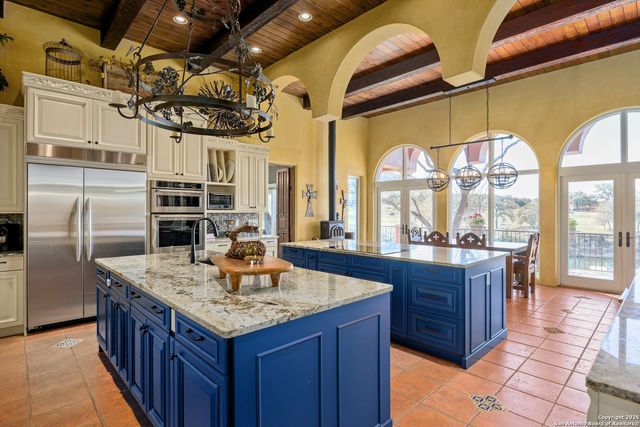 4198 BEAR SPRINGS RD, Pipe Creek, TX 78063
