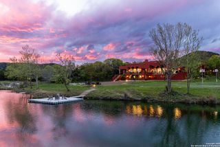 4198 BEAR SPRINGS RD, Pipe Creek, TX 78063