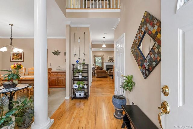 3 Arielle Court, Hauppauge, NY 11749