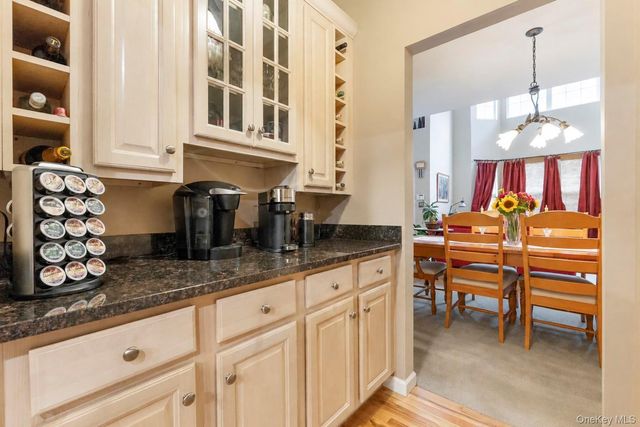 3 Arielle Court, Hauppauge, NY 11749