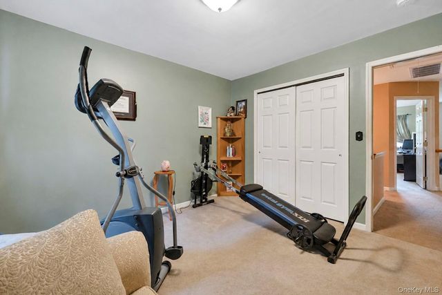 3 Arielle Court, Hauppauge, NY 11749