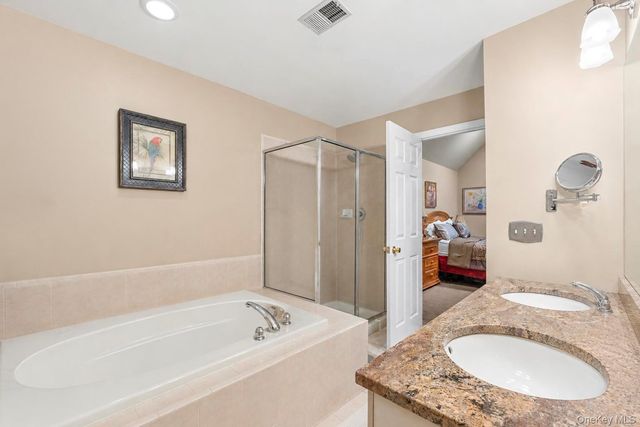 3 Arielle Court, Hauppauge, NY 11749