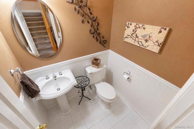 3 Arielle Court, Hauppauge, NY 11749