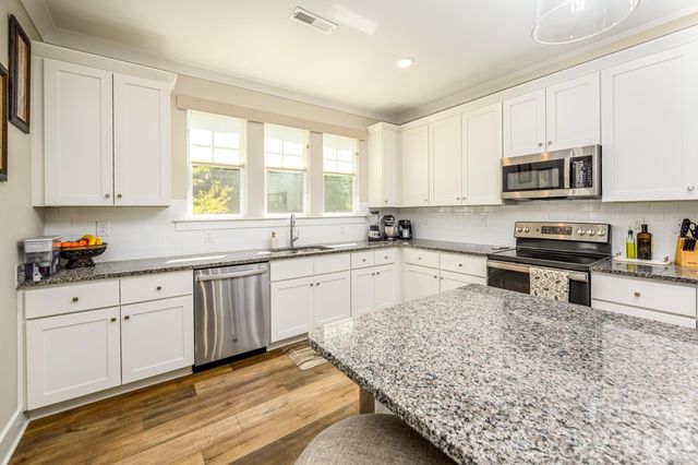 114 Glencoe Lane 102, Mooresville, NC 28117