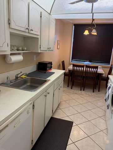 2649 NW 48th Terrace 340, Lauderdale Lakes, FL 33313