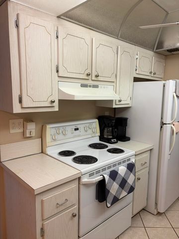 2649 NW 48th Terrace 340, Lauderdale Lakes, FL 33313