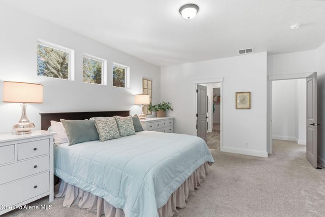 11565 N Emerald DR, Hayden, ID 83835