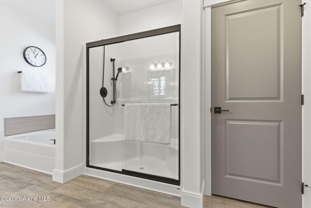 11565 N Emerald DR, Hayden, ID 83835