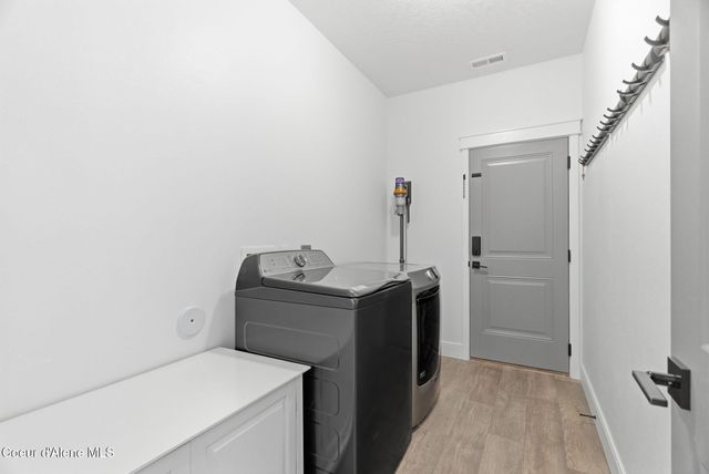 11565 N Emerald DR, Hayden, ID 83835