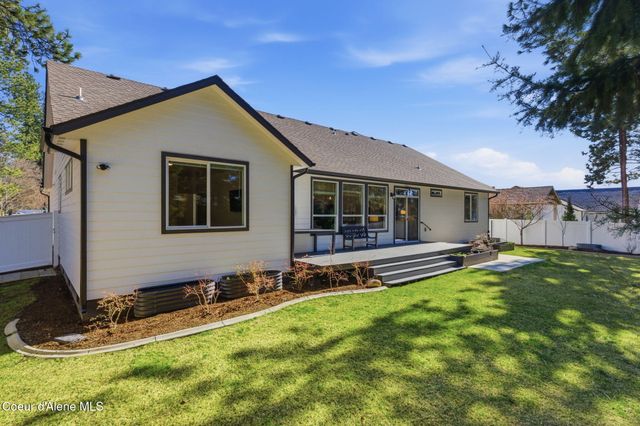 11565 N Emerald DR, Hayden, ID 83835