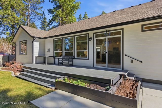 11565 N Emerald DR, Hayden, ID 83835