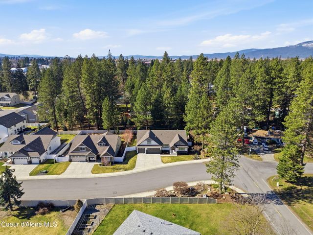 11565 N Emerald DR, Hayden, ID 83835