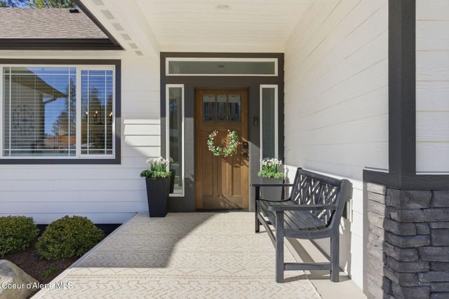 11565 N Emerald DR, Hayden, ID 83835