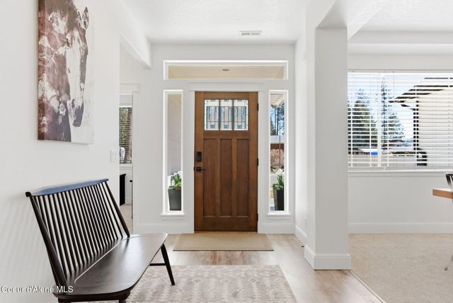 11565 N Emerald DR, Hayden, ID 83835