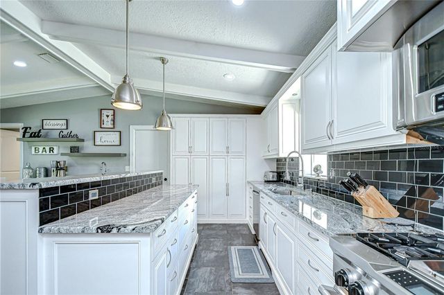 13522 AVISTA DRIVE, Tampa, FL 33624