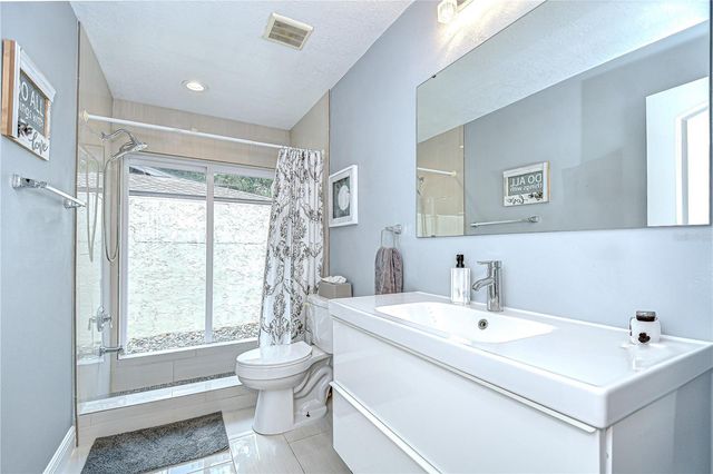 13522 AVISTA DRIVE, Tampa, FL 33624