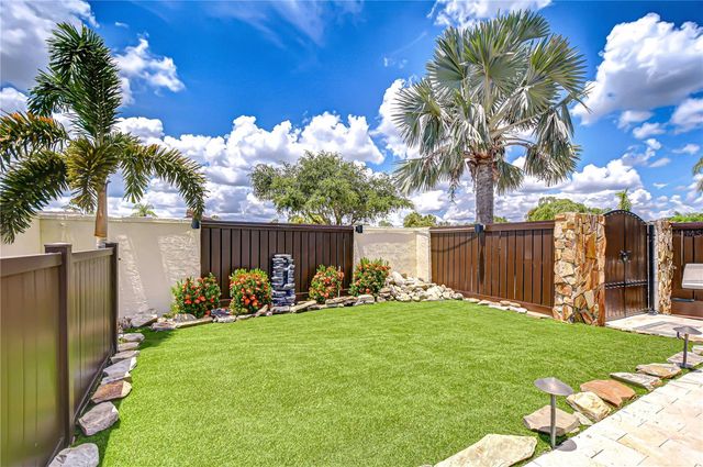 13522 AVISTA DRIVE, Tampa, FL 33624