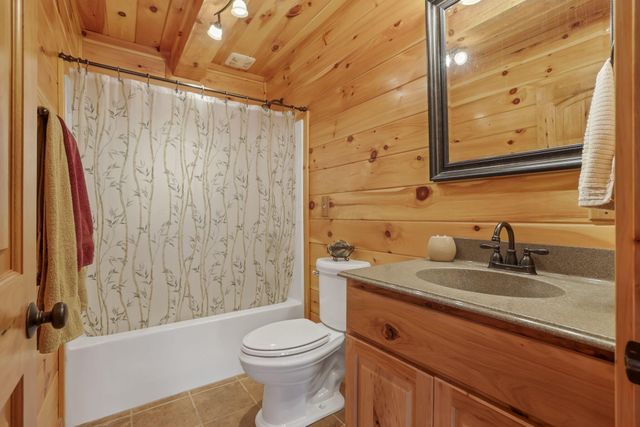 16541 Skinner Road, Logan, OH 43138