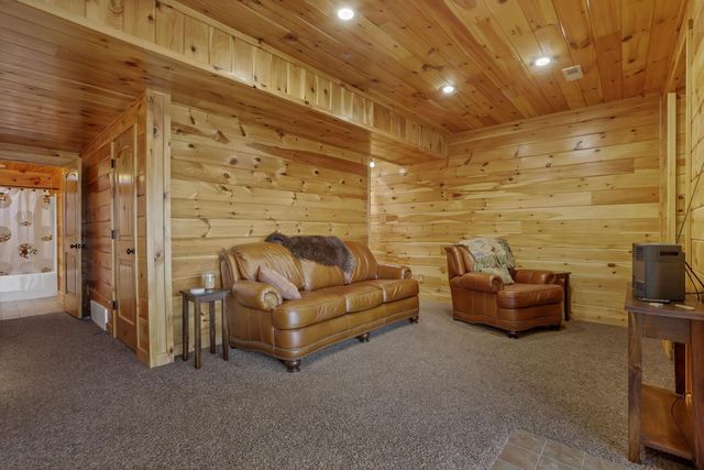 16541 Skinner Road, Logan, OH 43138