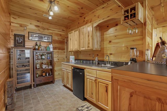 16541 Skinner Road, Logan, OH 43138