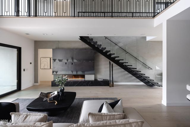 6829 E 6TH Street, Scottsdale, AZ 85251