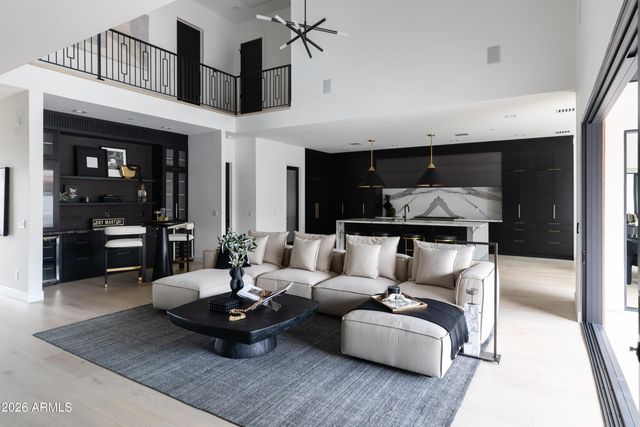 6829 E 6TH Street, Scottsdale, AZ 85251