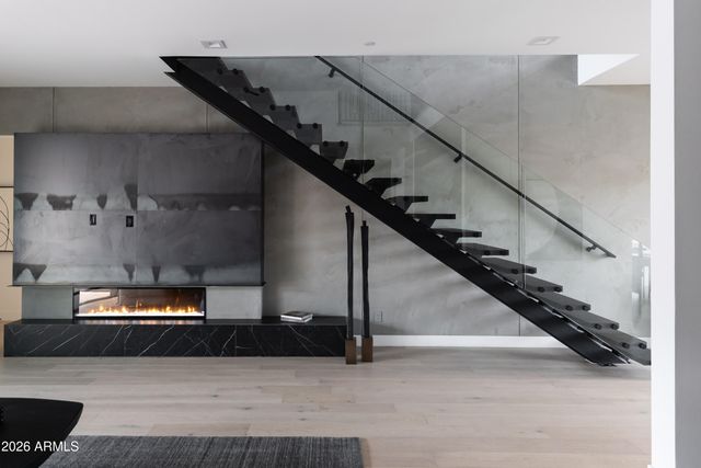 6829 E 6TH Street, Scottsdale, AZ 85251