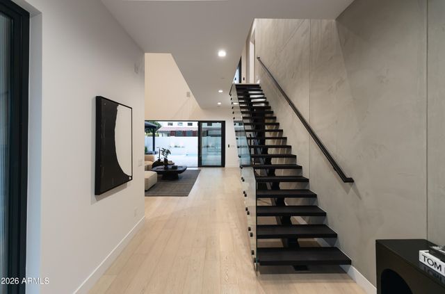 6829 E 6TH Street, Scottsdale, AZ 85251