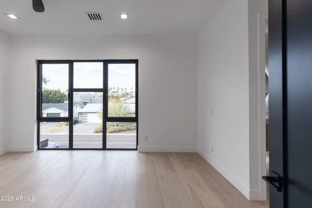 6829 E 6TH Street, Scottsdale, AZ 85251