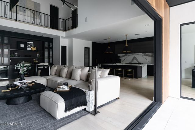 6829 E 6TH Street, Scottsdale, AZ 85251