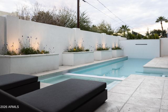 6829 E 6TH Street, Scottsdale, AZ 85251