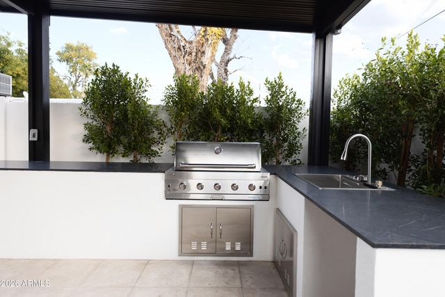 6829 E 6TH Street, Scottsdale, AZ 85251