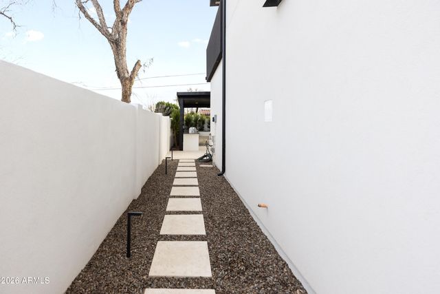 6829 E 6TH Street, Scottsdale, AZ 85251