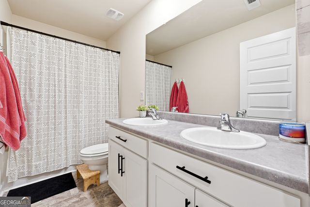 100 Silver Birch Pass, Newnan, GA 30265