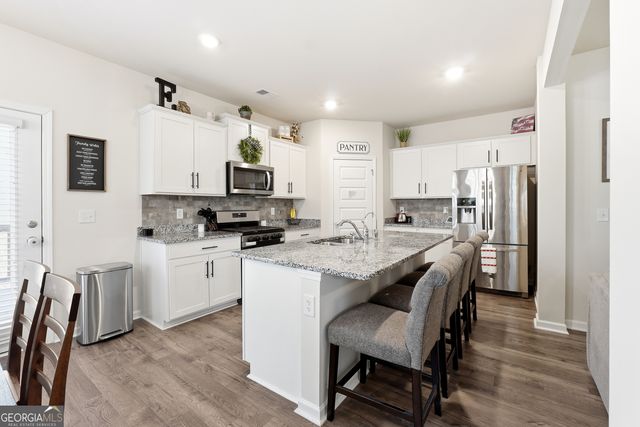 100 Silver Birch Pass, Newnan, GA 30265