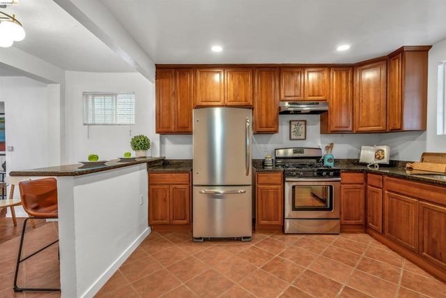 3130 Nicol Ave, Oakland, CA 94602