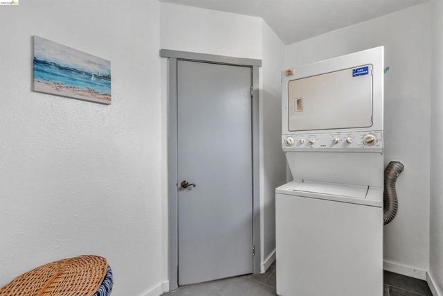 3130 Nicol Ave, Oakland, CA 94602