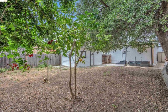 3130 Nicol Ave, Oakland, CA 94602