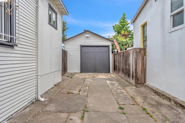 3130 Nicol Ave, Oakland, CA 94602