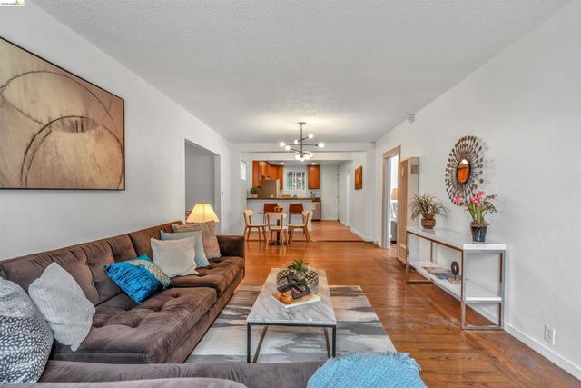 3130 Nicol Ave, Oakland, CA 94602