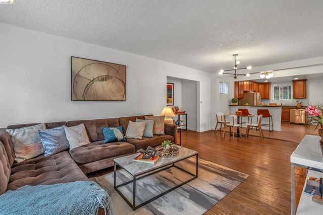 3130 Nicol Ave, Oakland, CA 94602